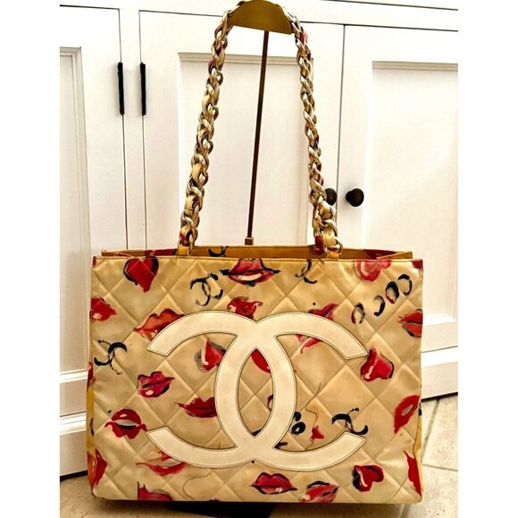 CHANEL Handbags - CHANEL Runway Lips and Kisses Vintage Tote Chain Straps 90's Vintage *Very Rare*